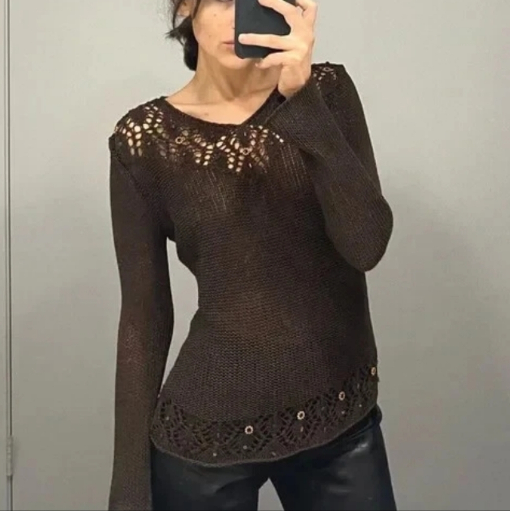 BCBGMAXAZRIA Top, Size Large, Rich Brown, Vneck. Long Sleeves, Knit, Bead Detail